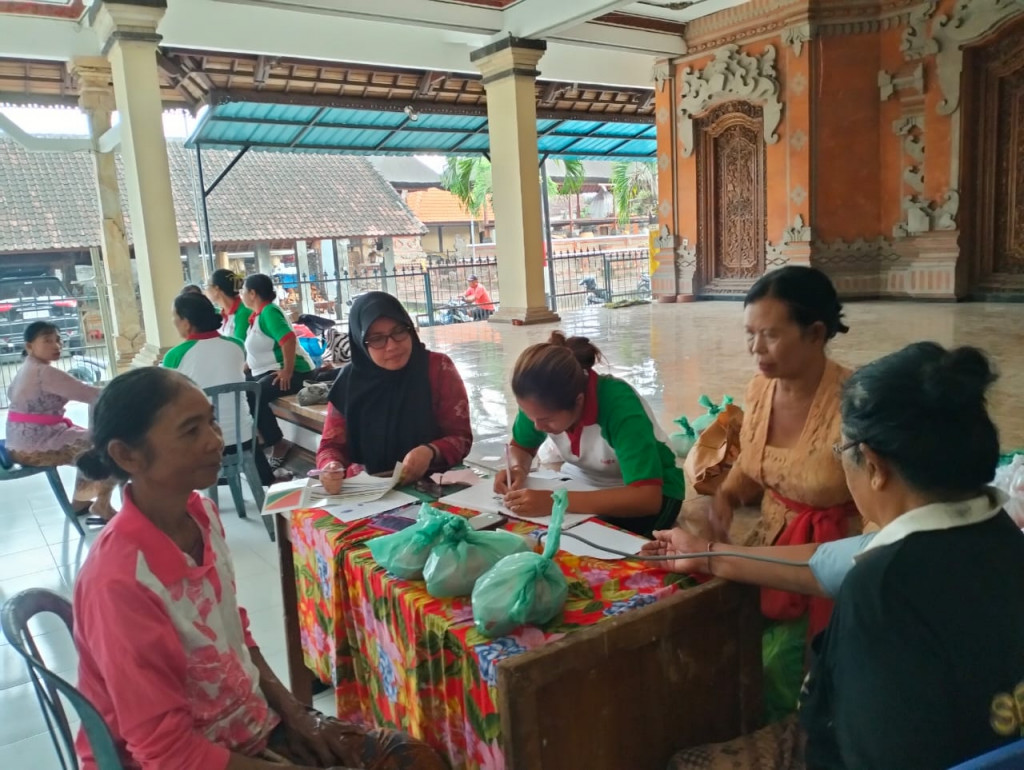 KEGIATAN POSYANDU LANSIA DI BANJAR BALE AGUNG CEMAGI